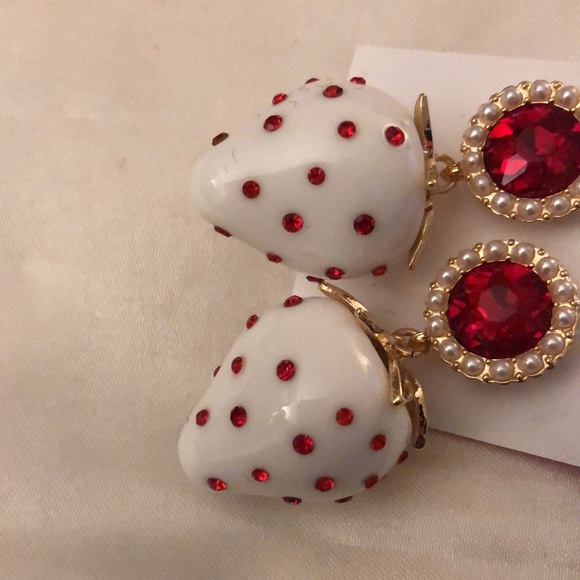 Betsey Johnson White Resin Strawberry Drop Earrings Red Crystal & Faux Pearl NWT - Picture 7 of 12